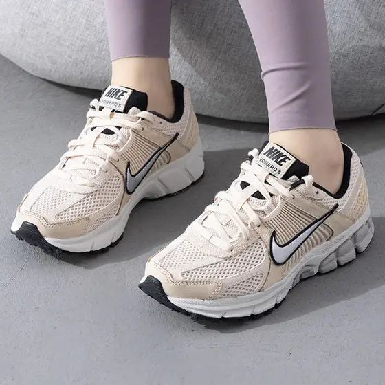 Giay Nike Air Zoom Vomero 5 'Pearl White Chrome' FN6742-200