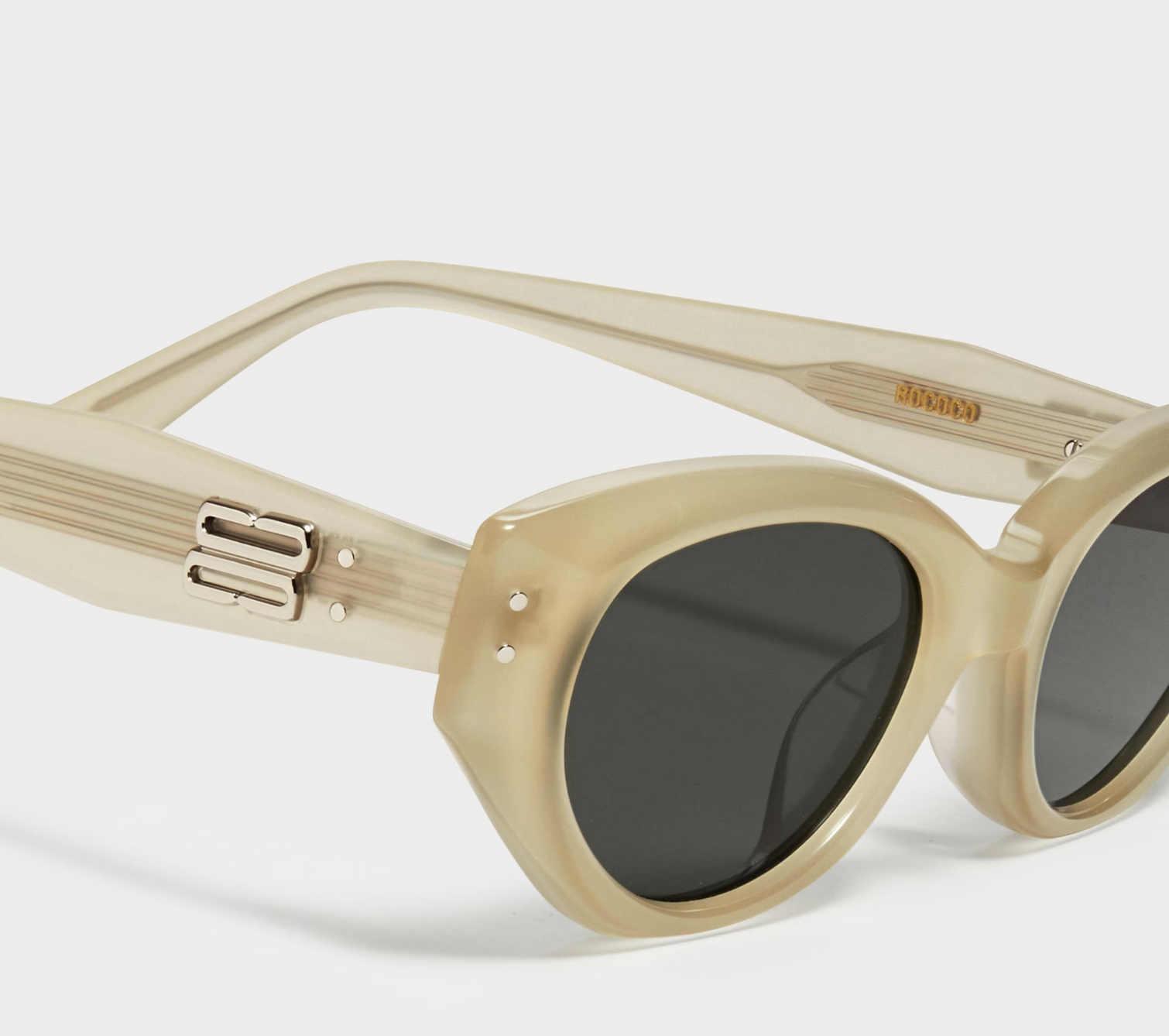 Kinh Gentle Monster Le IC1 'Ivory'