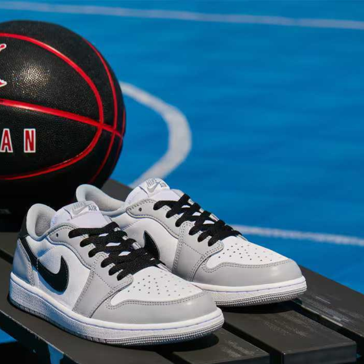 Giay Nike Air Jordan 1 Low OG 'Barons' CZ0858-110