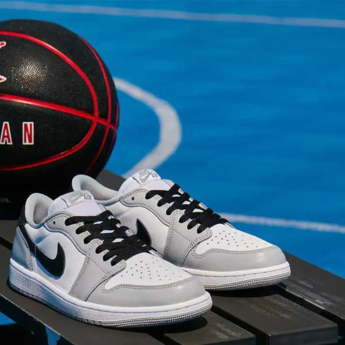 Giay Nike Air Jordan 1 Low OG 'Barons' CZ0858-110