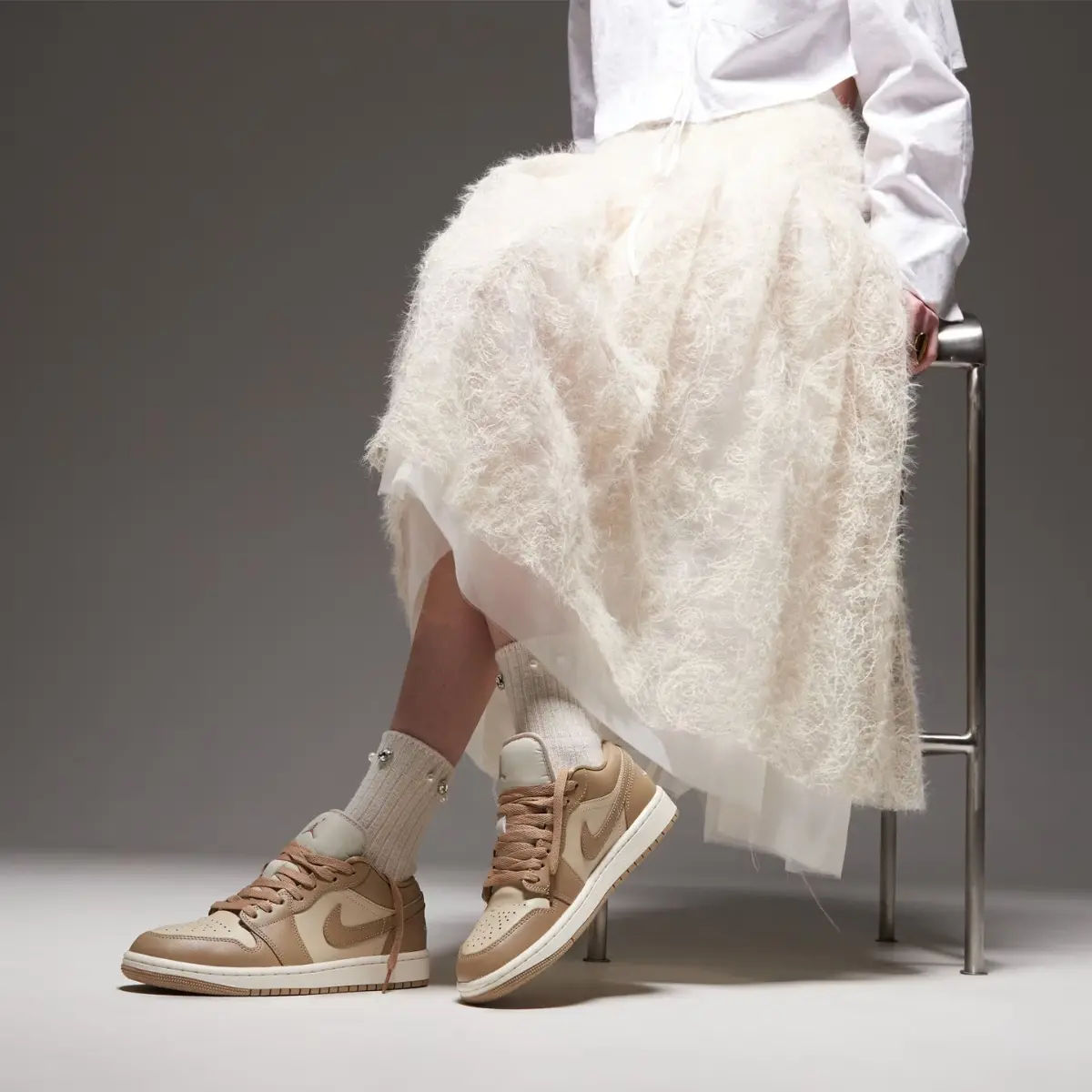 Alternative view of Giày Nike Air Jordan 1 Low 'Rattan Sail Desert Camo' DC0774-203