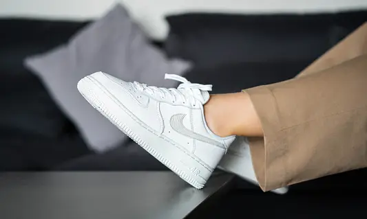 Giay Nike Air Force 1 '07 'Light Bone' DC1162-100