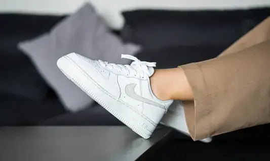 Giay Nike Air Force 1 '07 'Light Bone' DC1162-100