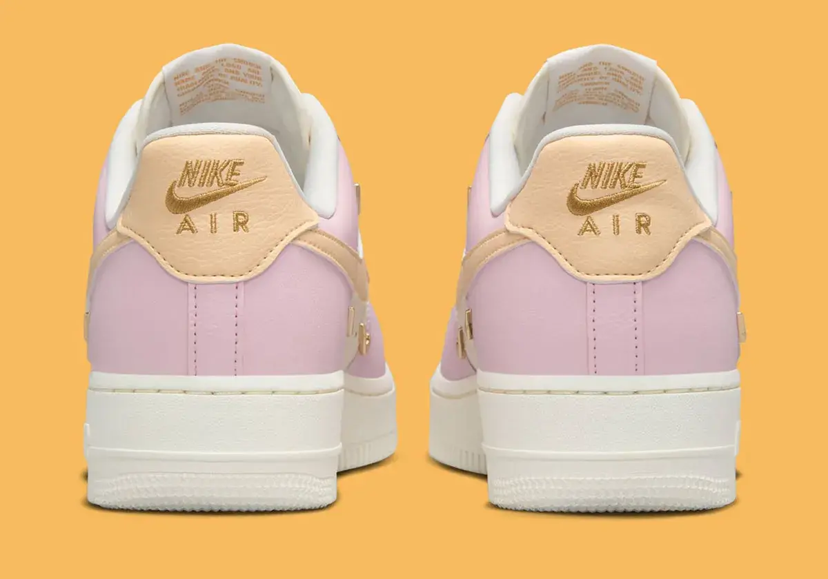 Giay Nike Air Force 1 'Mini Swoosh' IB2574-600