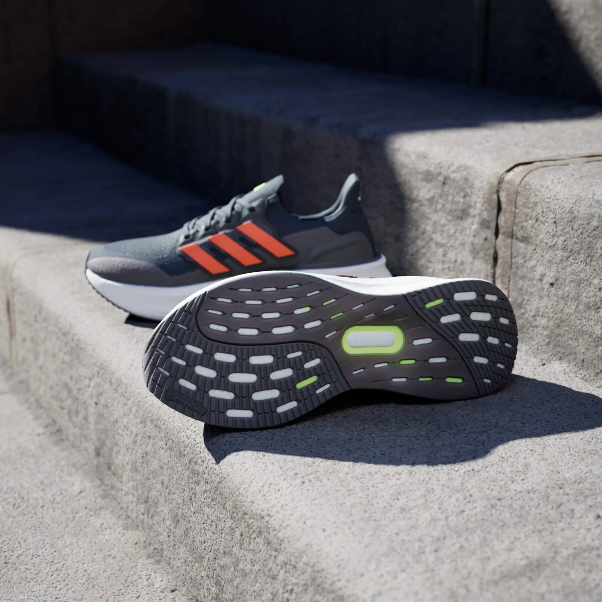 Alternative view of Giày Adidas Ultraboost 5 'Impact Orange' JH9077