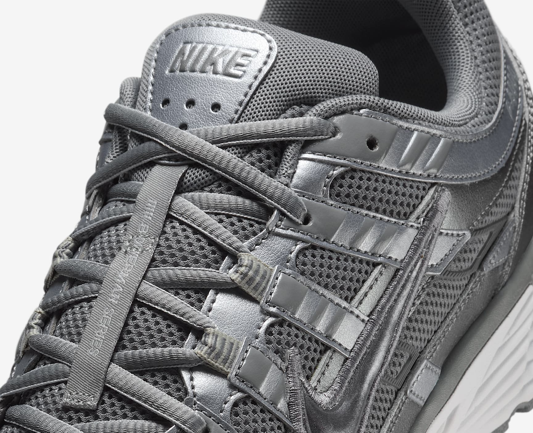 Giay Nike P-6000 'Metallic Cool Grey' CD6404-023