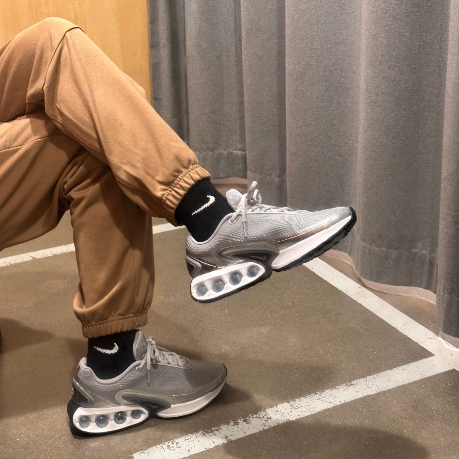 Giay Nike Wmns Air Max DN 'Metallic Silver' HJ9638-001