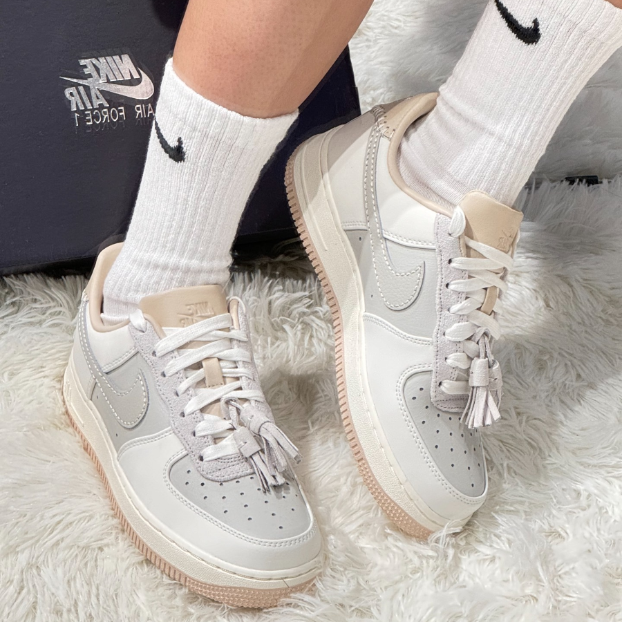 Giay Nike Air Force 1 Low Wmns 'Light Bone' HV1813-001