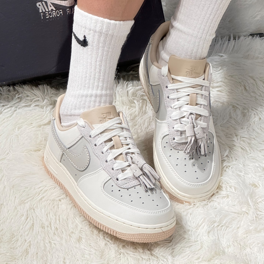 Giay Nike Air Force 1 Low Wmns 'Light Bone' HV1813-001