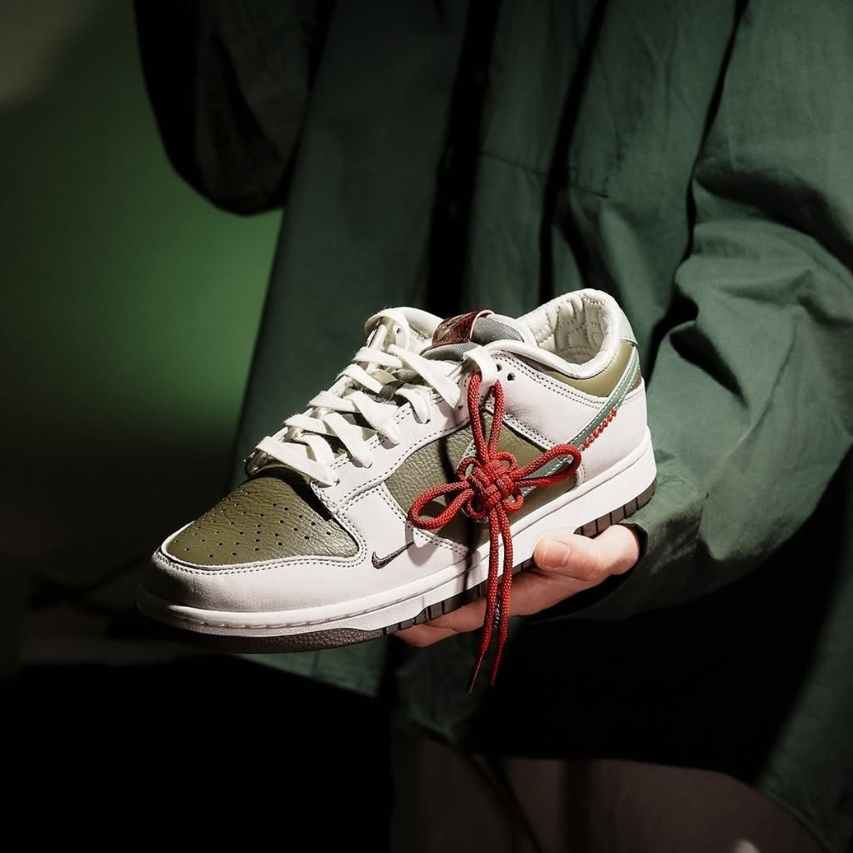 Alternative view of Giày Nike Dunk Low 'Year of the Snake' HV5980-231