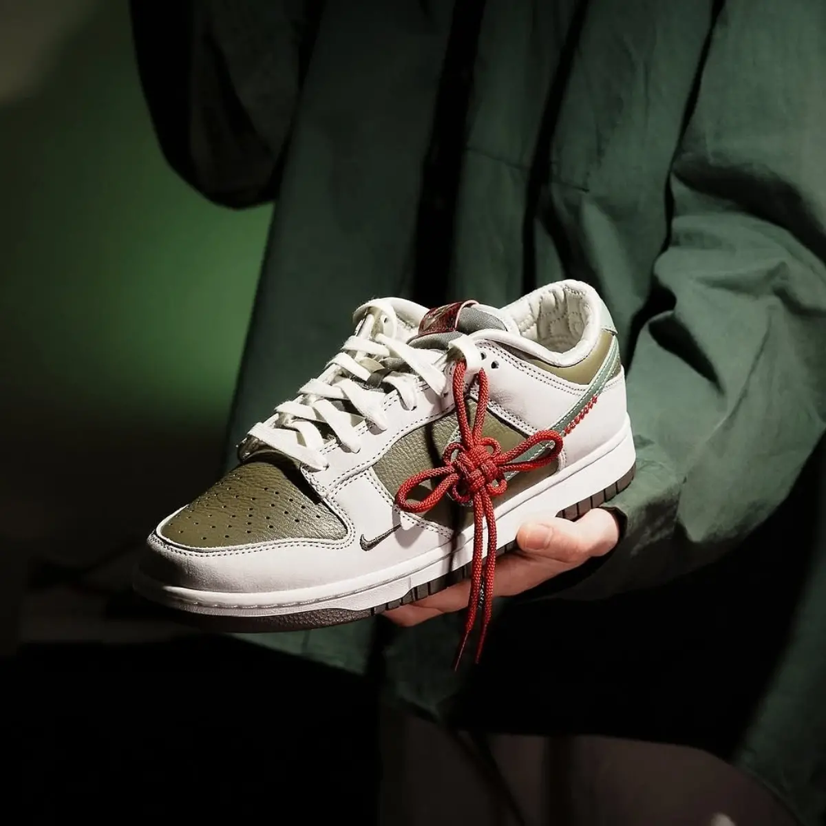 Alternative view of Giày Nike Dunk Low 'Year of the Snake' HV5980-231