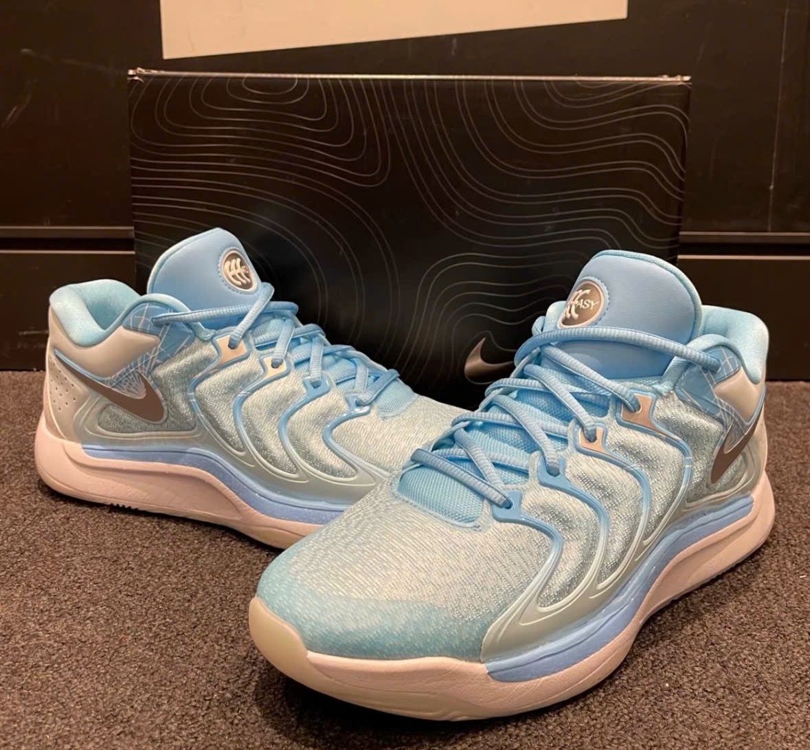 Giay Nike KD 17 'Christmas' FZ1525-400