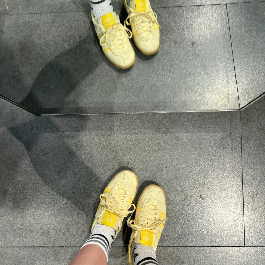 Alternative view of Giày Adidas Bermuda 'Almost Yellow' IH0301