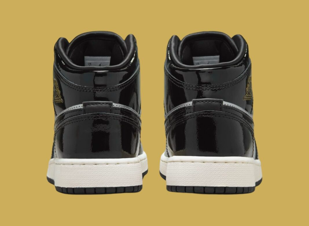 Giay Nike Air Jordan 1 Mid SE GS 'Black Metallic Silver' FZ3938-001