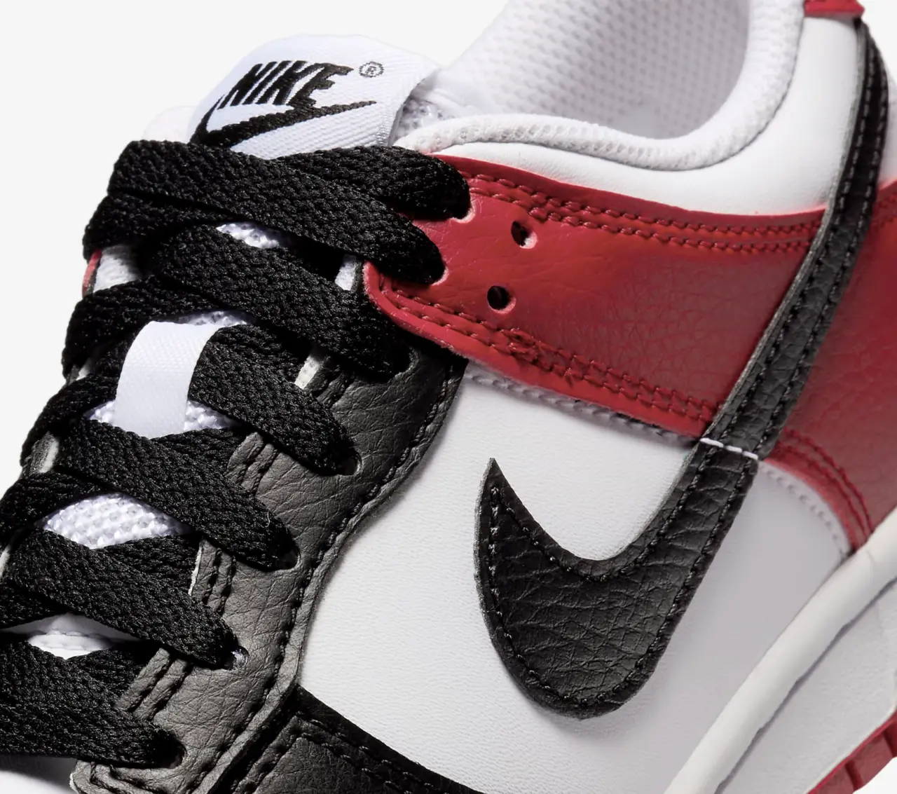 Giay Nike Dunk Low GS 'Black Toe' HF9980-600