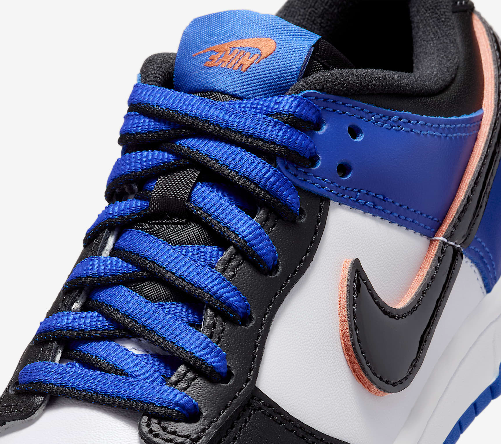 Giay Nike Dunk Low SE GS 'White Racer Blue' HF0970-100