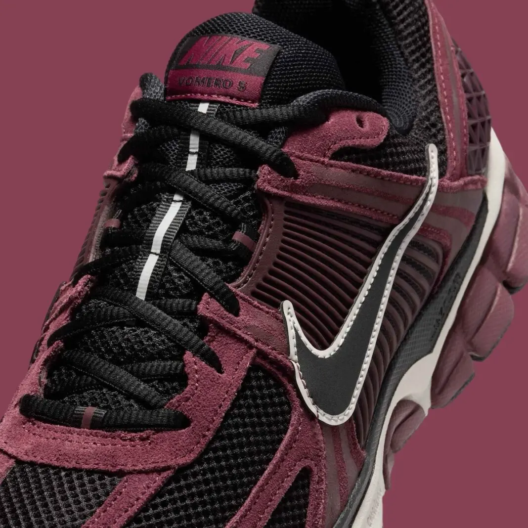 Giay Nike Zoom Vomero 5 'Dark Team Red' HF1553-601