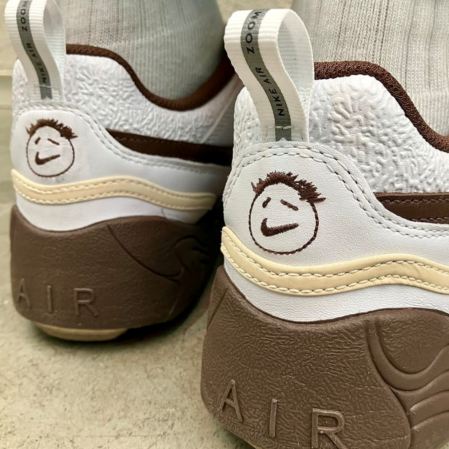 Giay Nike Zoom Field Jaxx x Travis Scott 'Light Chocolate' HQ3073-100