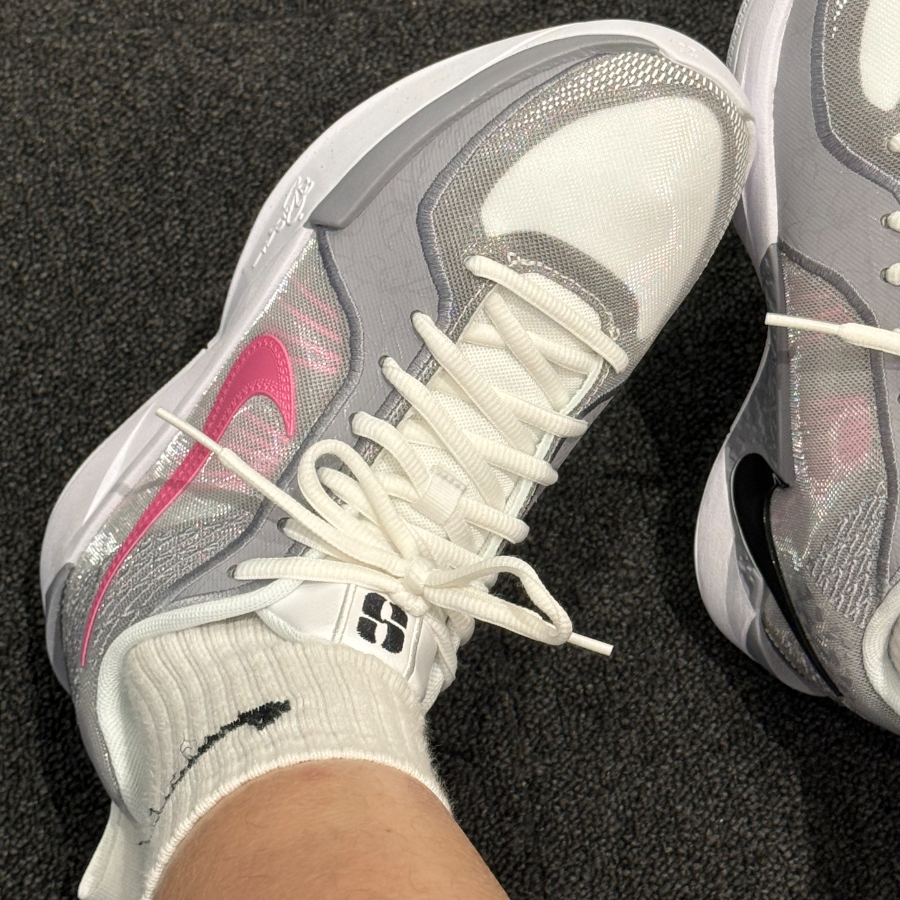 Giay Nike Sabrina 2 'Lily' FZ1517-100