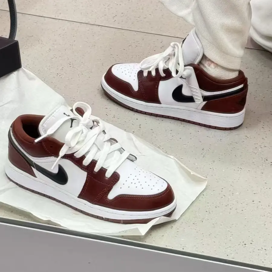 Alternative view of Nike Air Jordan 1 Low SE GS 'Dark Pony' HF3188-102