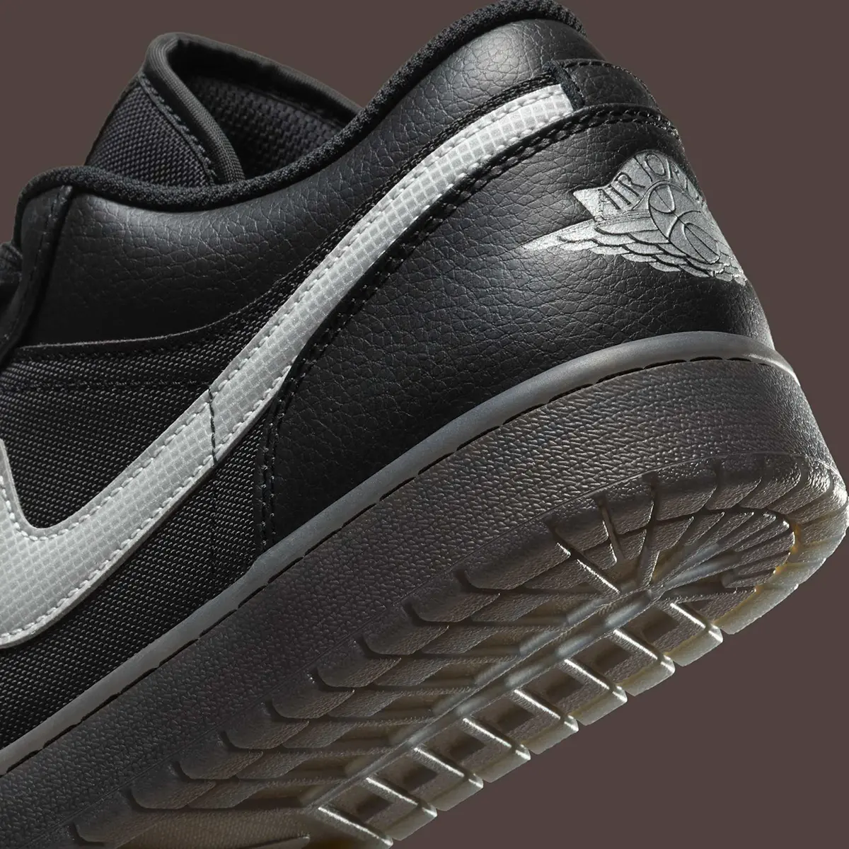 Giay Nike Air Jordan 1 Low 'Black White Dark Gum' HV5968-001
