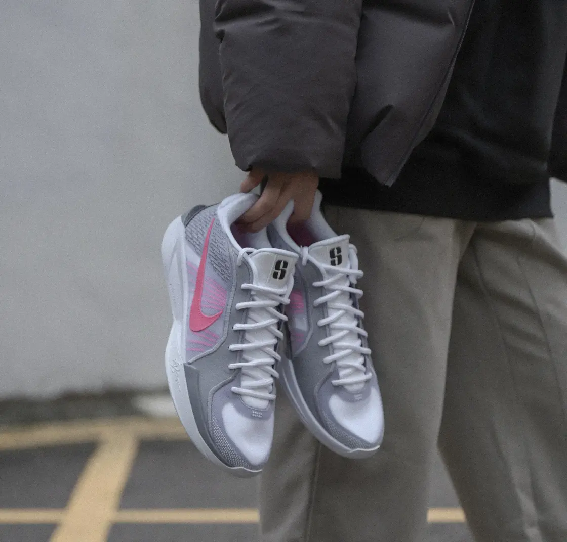 Giay Nike Sabrina 2 'Lily' FZ1517-100