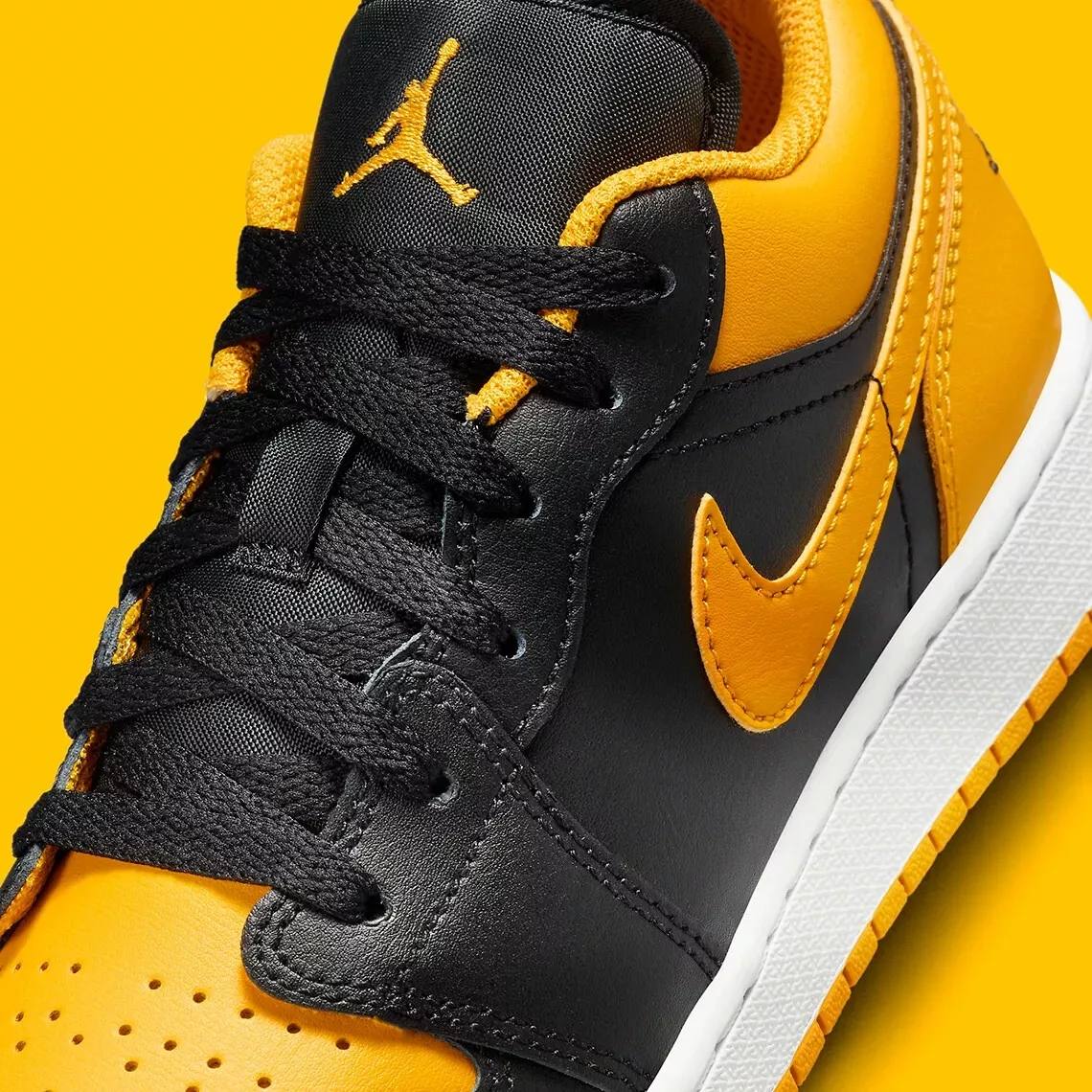 Giay Nike Air Jordan 1 Low GS 'Yellow Ochre' 553560-072