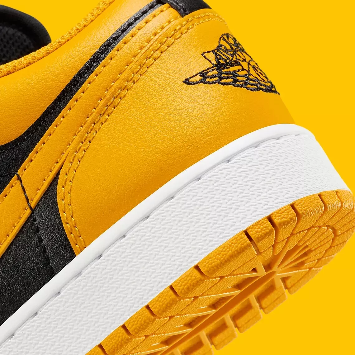 Giay Nike Air Jordan 1 Low GS 'Yellow Ochre' 553560-072
