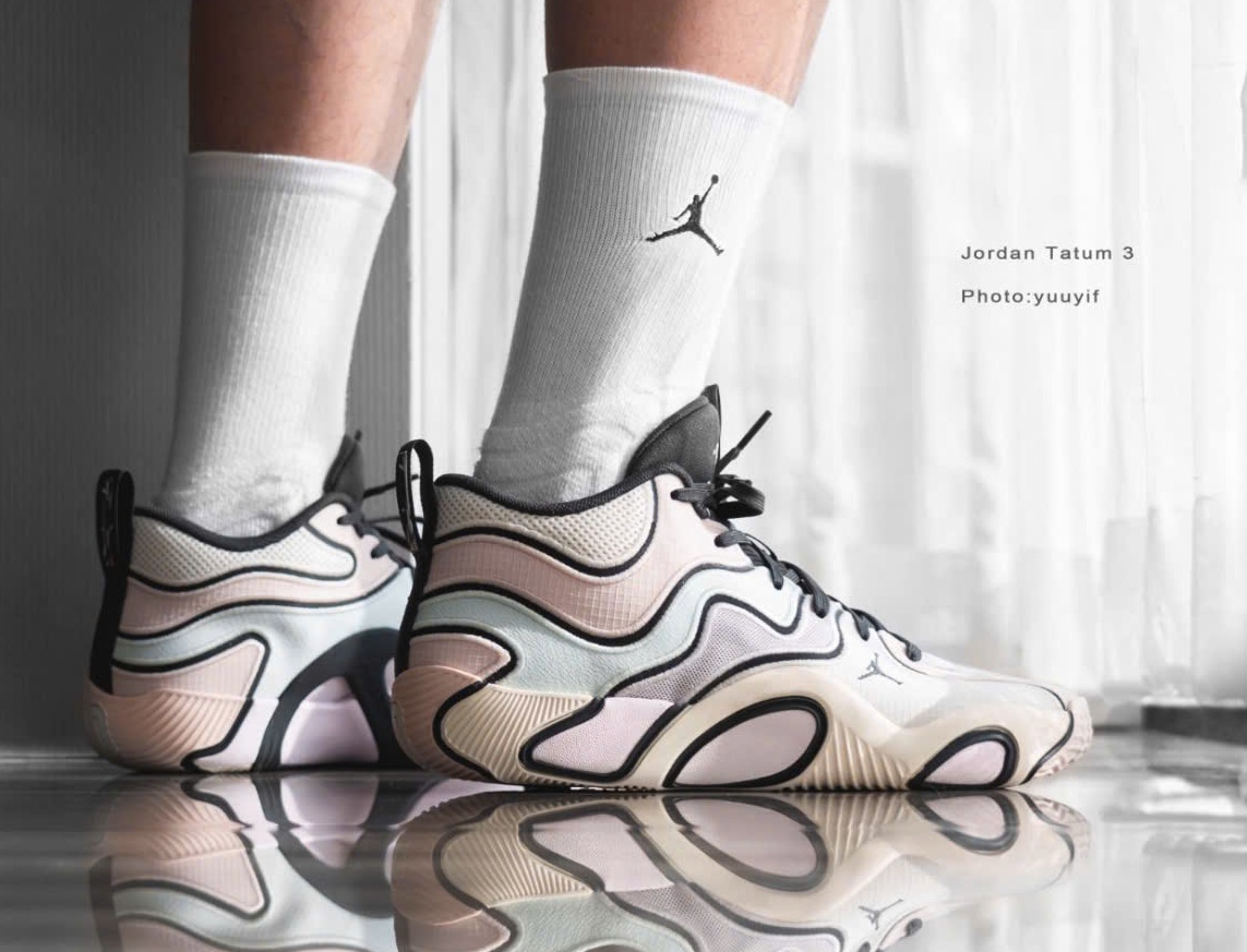 Alternative view of Giày Nike Air Jordan Tatum 3 'Sidewalk Chalk' FZ6601-008