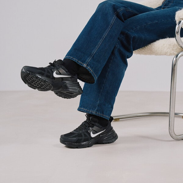 Giay Nike V2K Run 'Black Anthracite' HQ1582-001