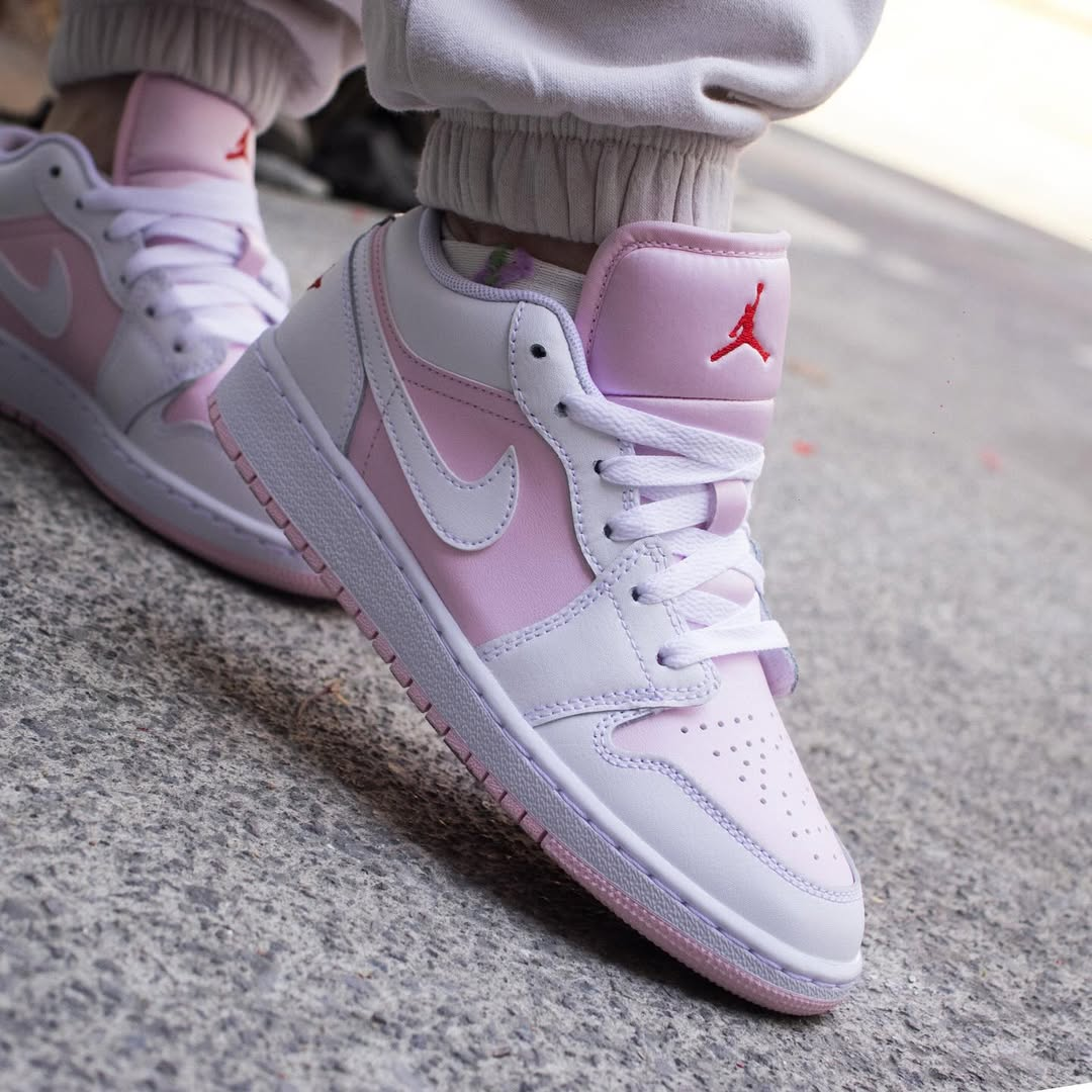 Giày Nike Air Jordan 1 Low 'Pink Foam White' 553560-608 - Ảnh 3