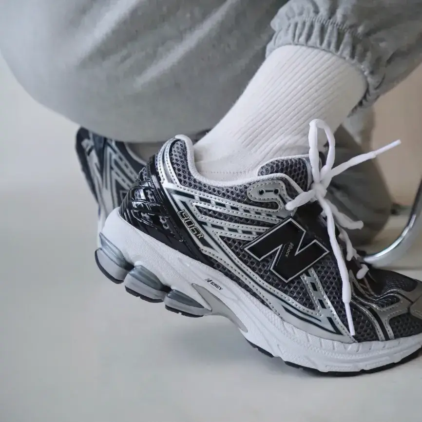 Giay New Balance 1906R GS 'Silver Metalic Black' GC1906CG