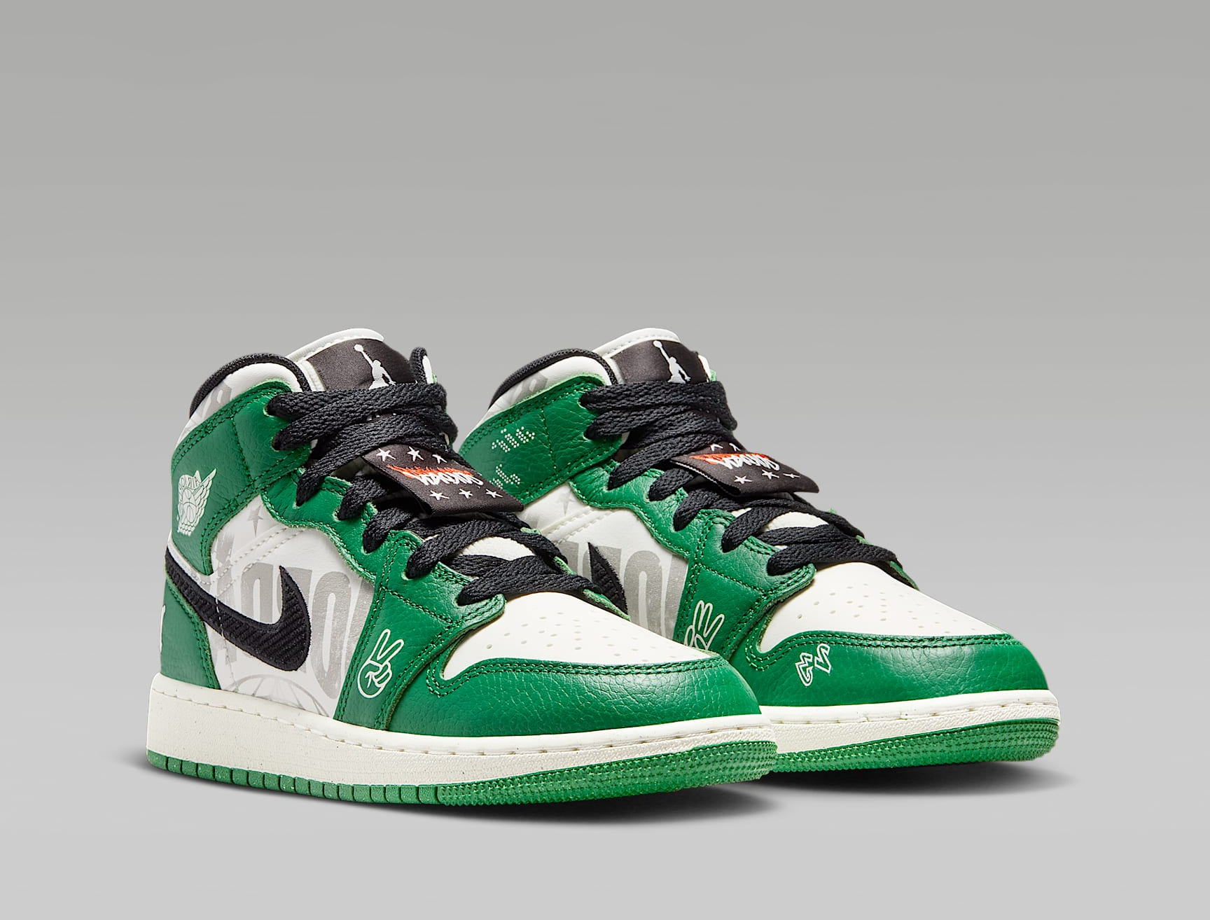 Giay Nike Air Jordan 1 Mid SE GS 'Overbranded' HF3200-300