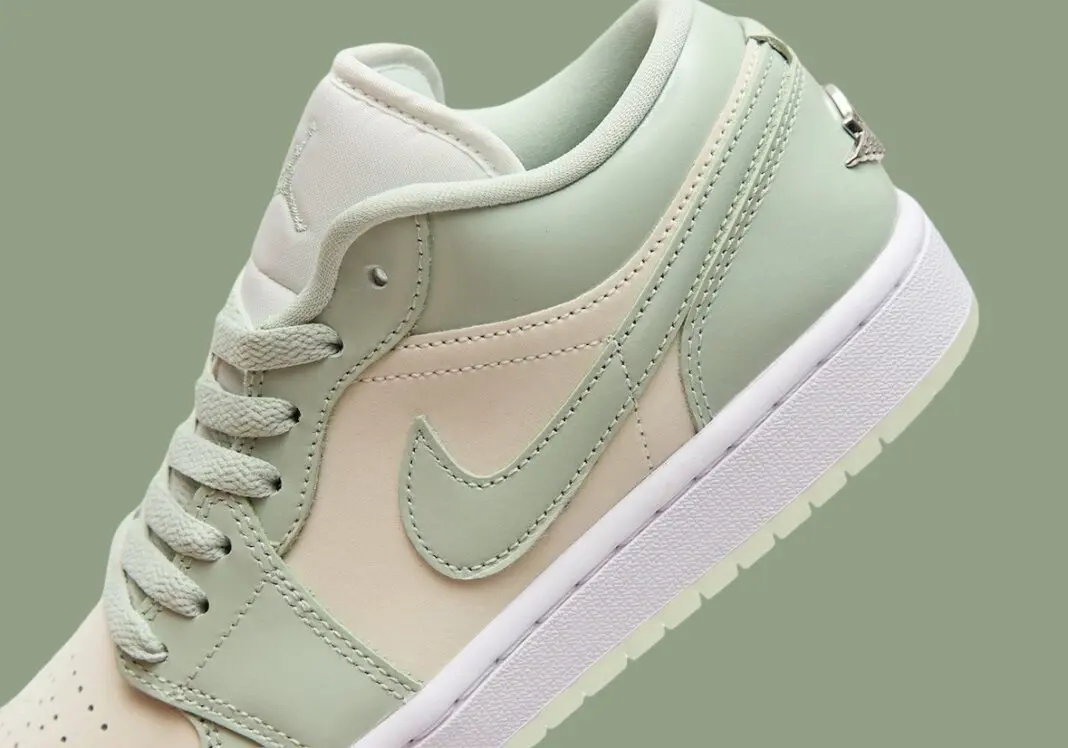 Giay Nike Air Jordan 1 Low 'Seafoam Sail' HF4078-100