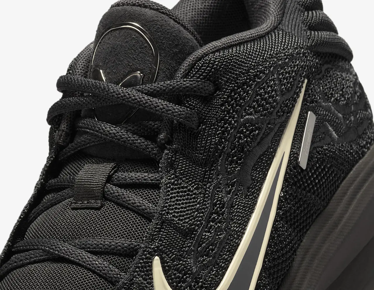 Giay Nike GT Hustle 3 x Victor Wembanyama 'Black Label' IB4170-001