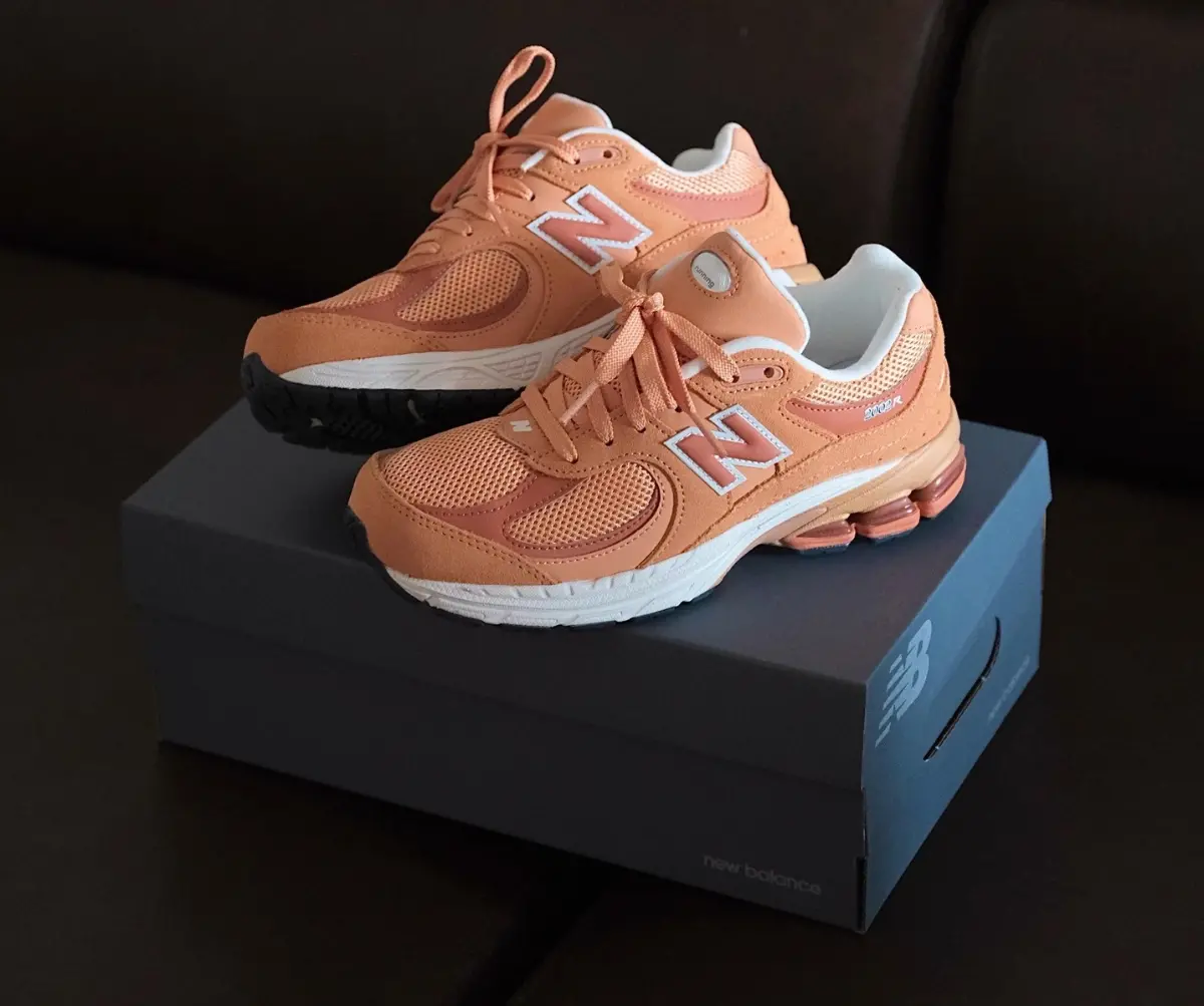 Giay New Balance 2002R 'Orange' GC2002FJ