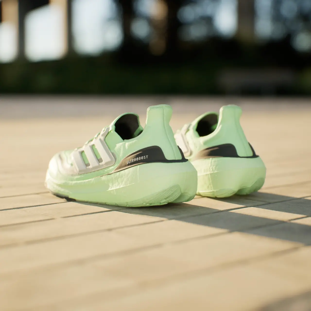 Giay Adidas UltraBoost Light 'Green Spark' IE3333