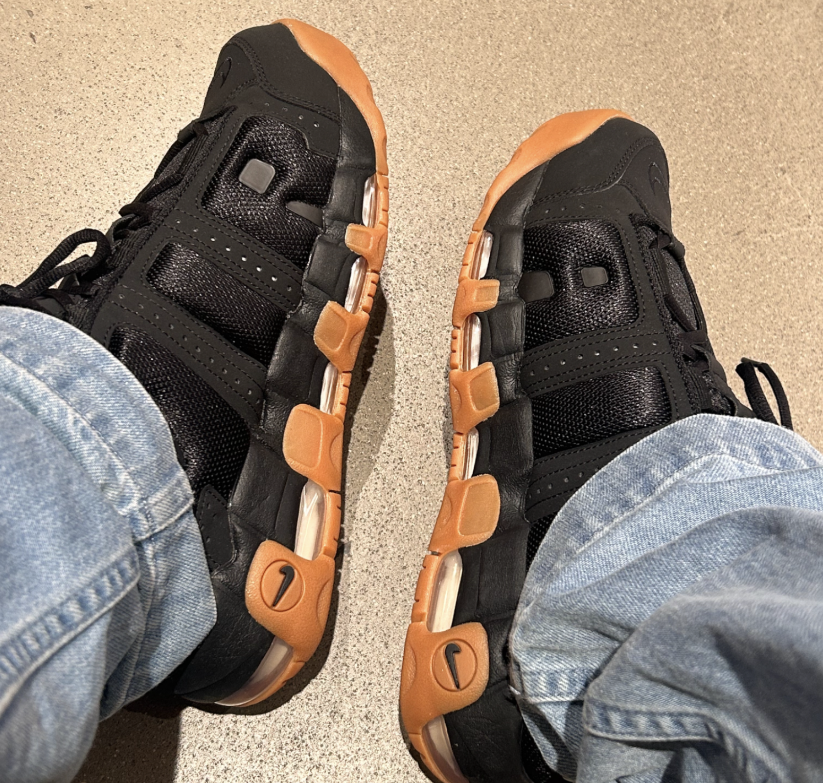 Alternative view of Giày Nike Air More Uptempo Low 'Black Gum' FZ3055-003