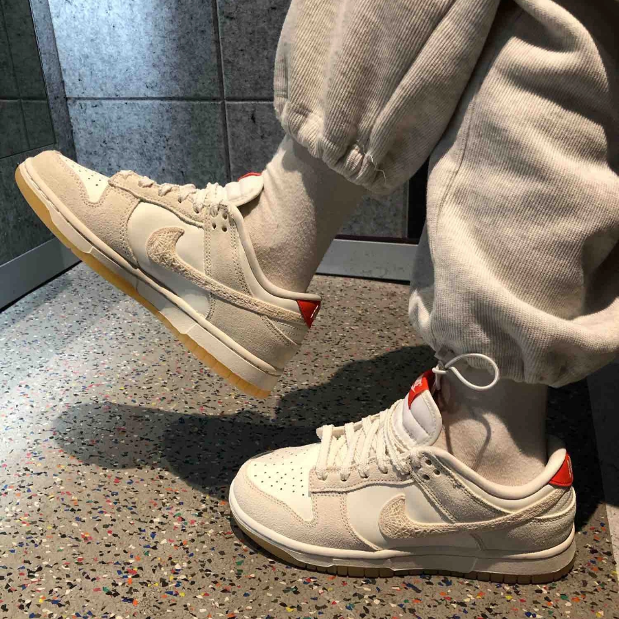 Giay Nike Dunk Low 'Sail Picante Red' HV5231-133