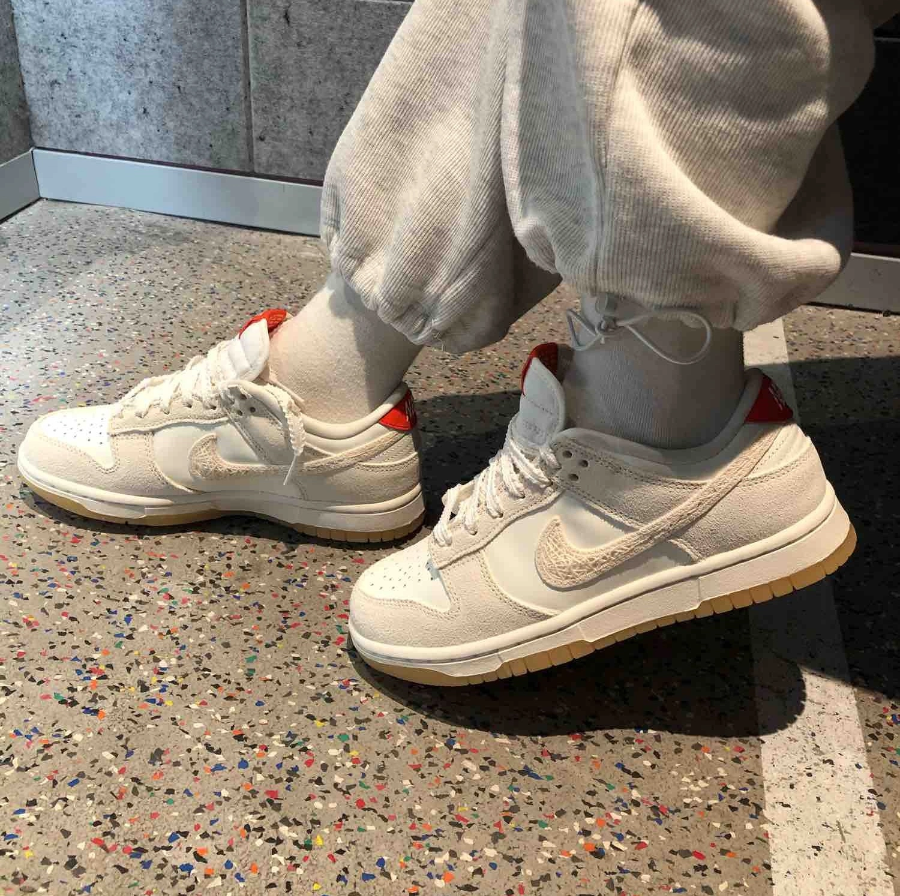 Giay Nike Dunk Low 'Sail Picante Red' HV5231-133