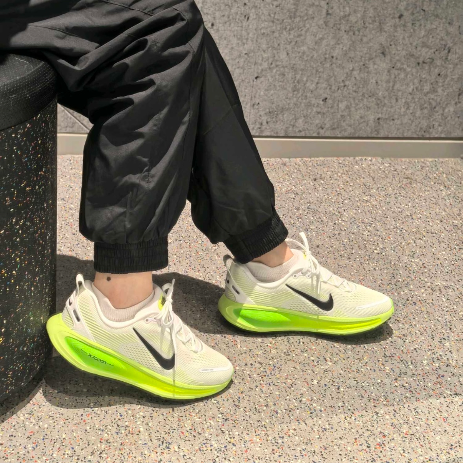 Alternative view of Giày Nike Vomero 18 'Electric Green' HM6803-100