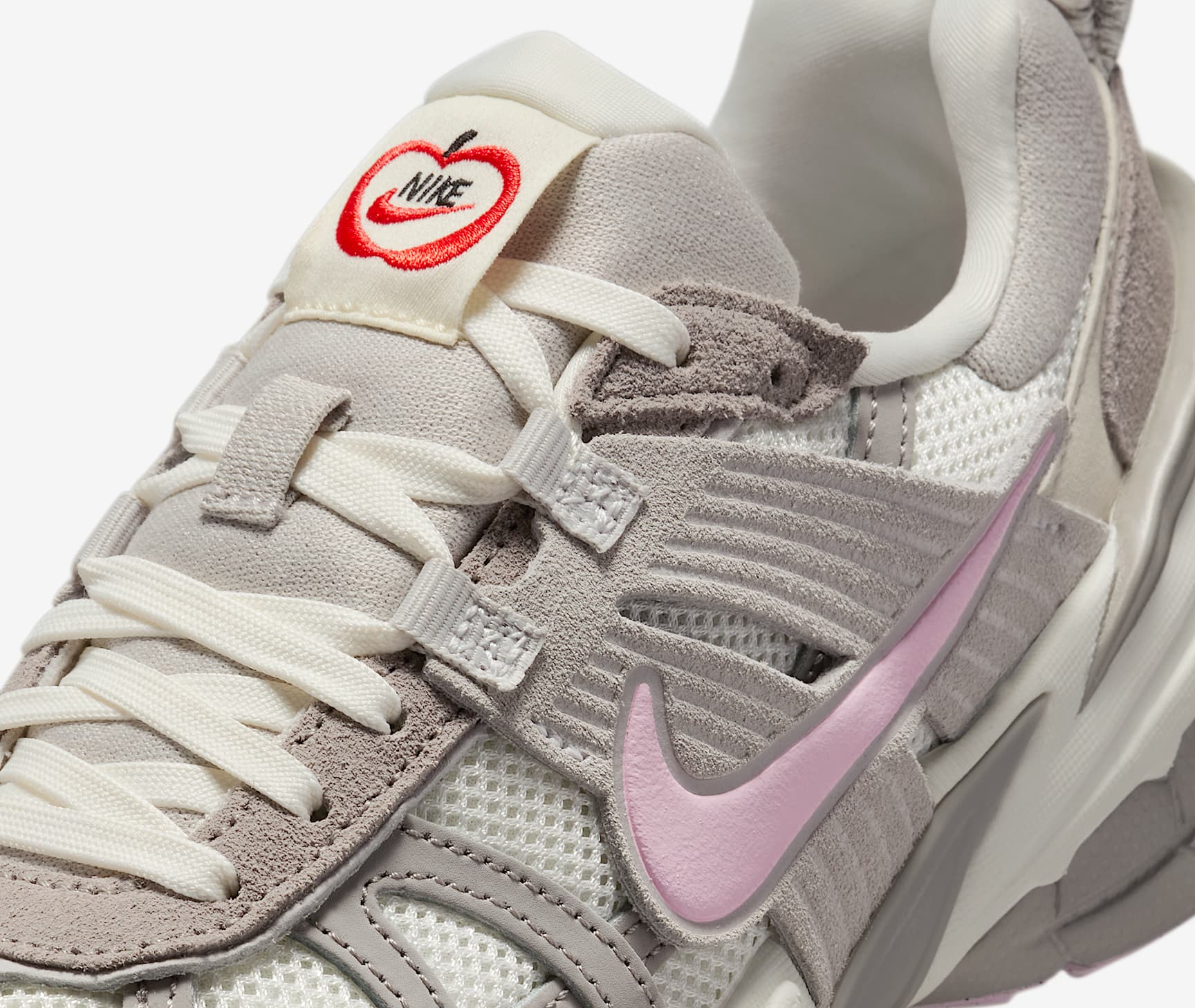 Giay Nike V2K Run 'Sail Pink Foam' HV5997-161