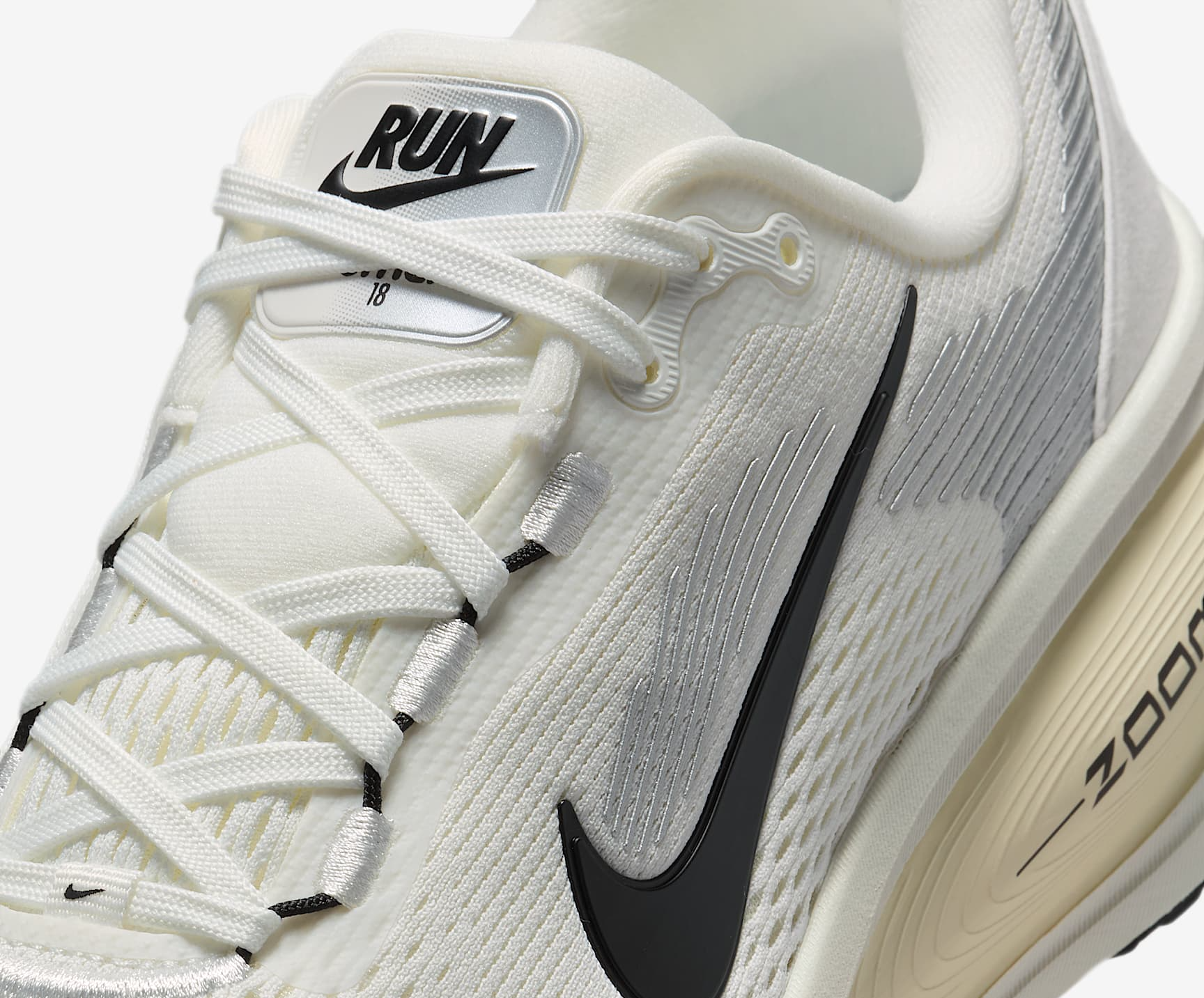 Giay Nike Vomero 18 'Summit White Coconut Milk' HM6804-101