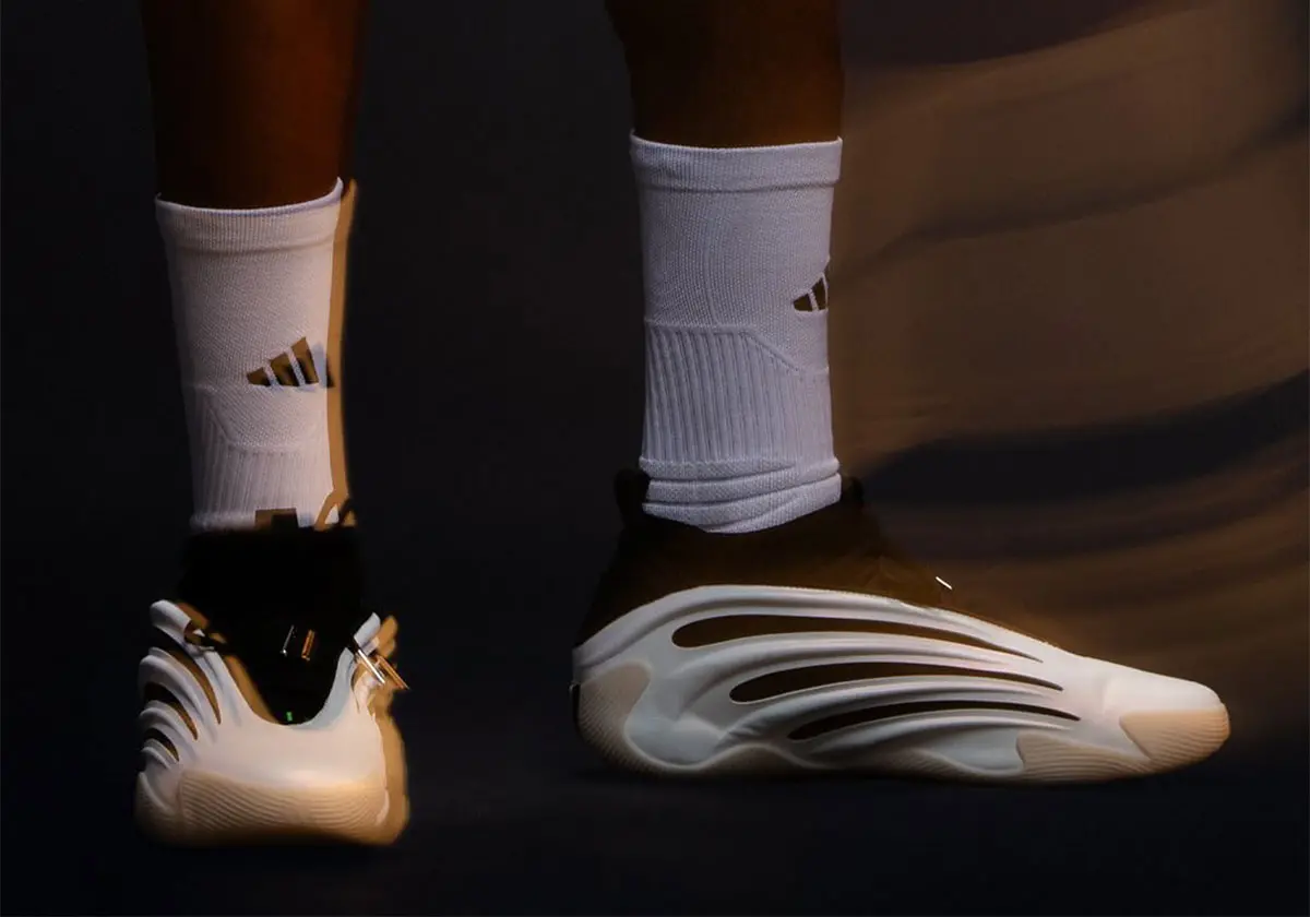 Giay Adidas Harden Vol. 9 'Cloud White Core Black' JR2504