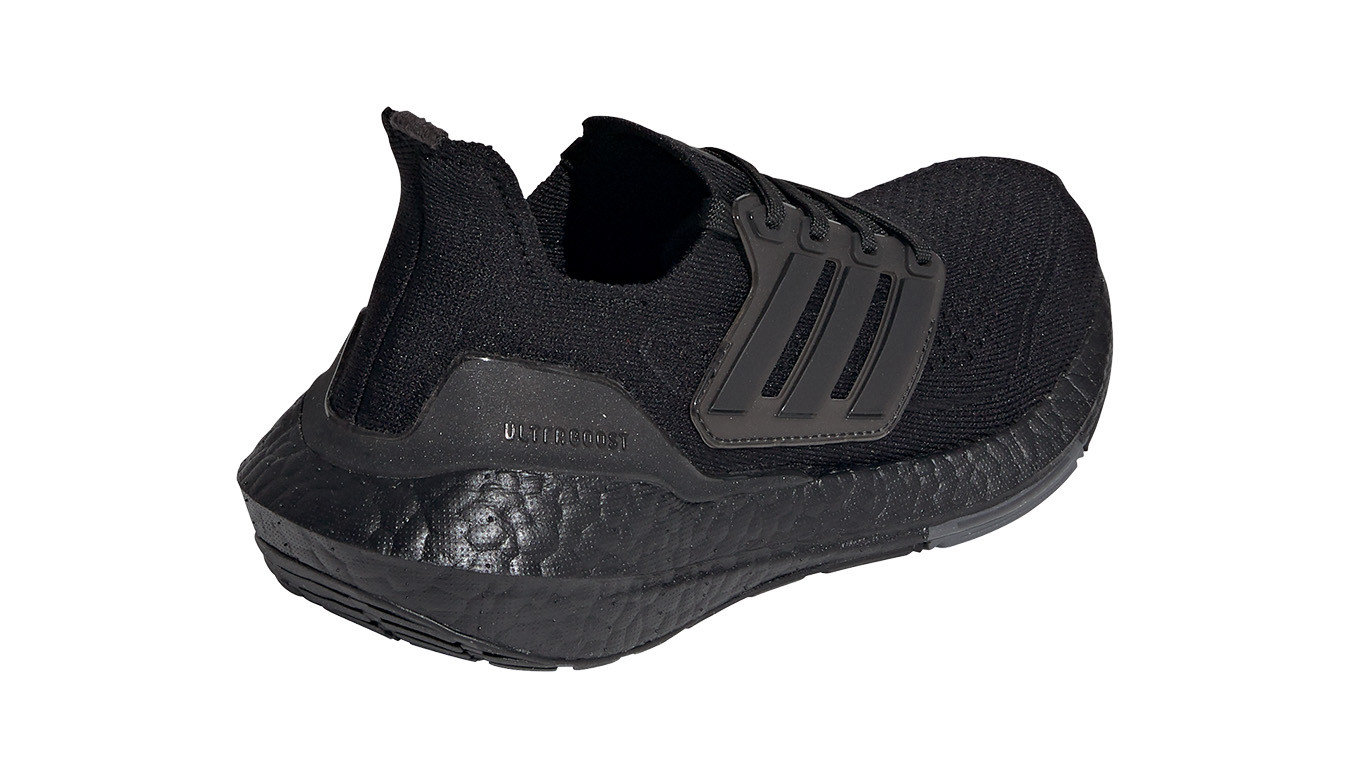 Giay Adidas UltraBoost 21 J GS 'Triple Black' FY5390