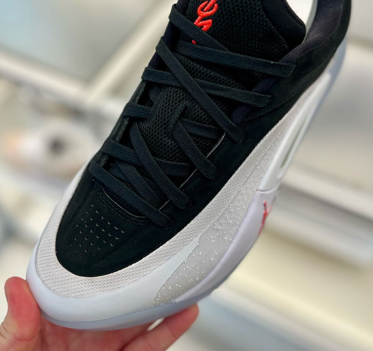 Giay Nike Air Jordan Zion 4 'Black White Crimson' FB1802-100