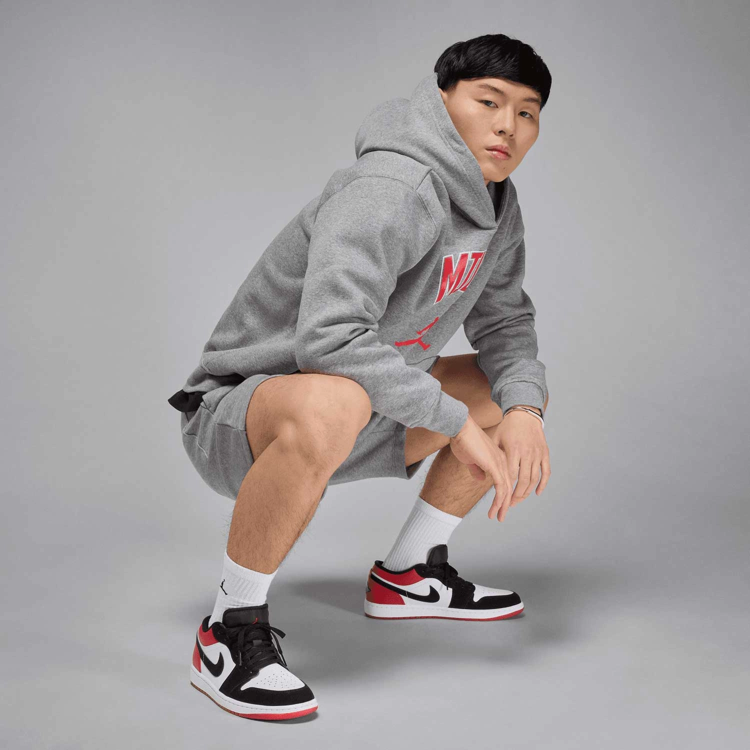 Giay Nike Air Jordan 1 Low SE 'Black Toe 2025' IB8971-106