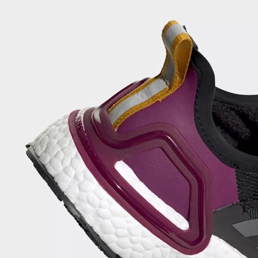 Giay Adidas UltraBoost Winter.Rdy 'Black Power Berry' EG9803