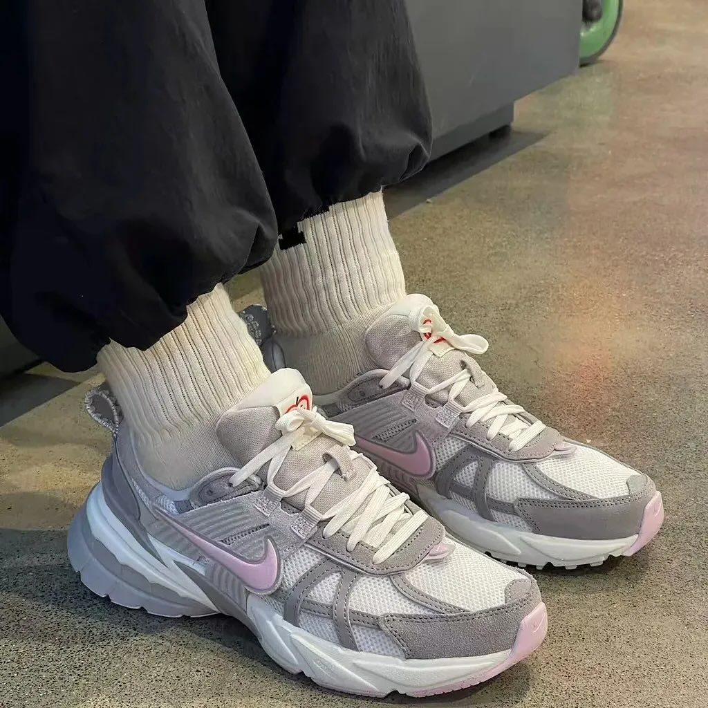 Giay Nike V2K Run 'Sail Pink Foam' HV5997-161