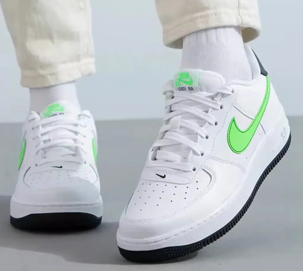 Giay Nike Air Force 1 Low ‘White Green Strike’ FV5948-106